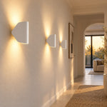 Charger l'image dans la visionneuse de galerie, Textured Rim Pointed Shade Aluminium Wall Light