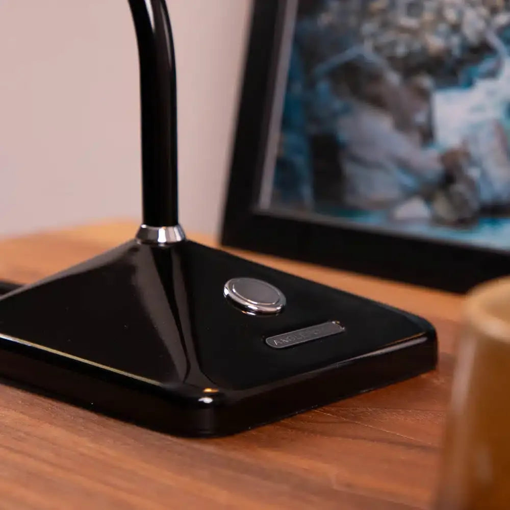 Lampe de table mini Modryx – Base pyramide design classique héritage pour la maison