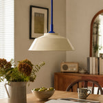 Cargar imagen en el visor de la Galería, Memphis pull-down pendant in a dining space