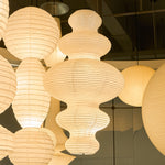Bild in Gallery-Viewer laden, Stacked Ribbed Paper Swag Pendant Light