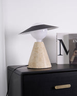 Bild in der Galerieansicht laden, Bartley Tischlampe
