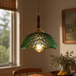 Cargar imagen en el visor de la Galería, Green scalloped glass pendant light
