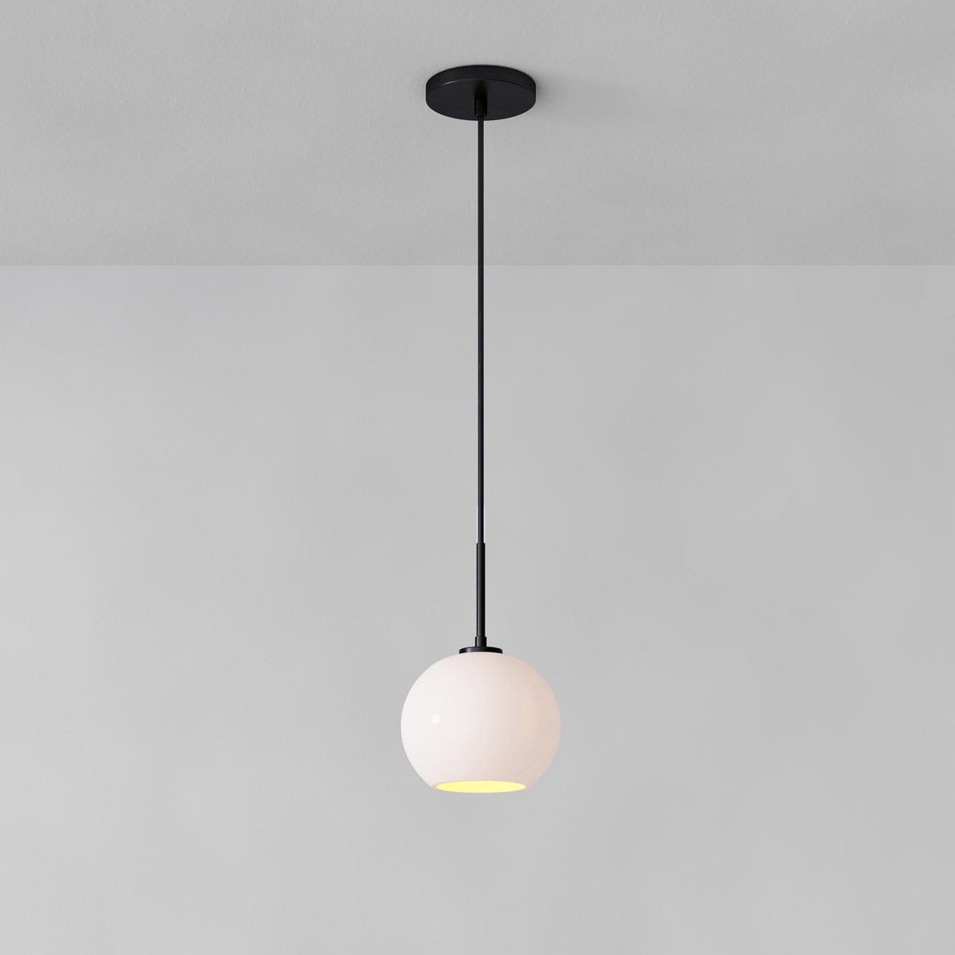 Lámpara colgante Selvion con forma de globo escultural: moderna lámpara colgante de cristal con un diseño elegante.