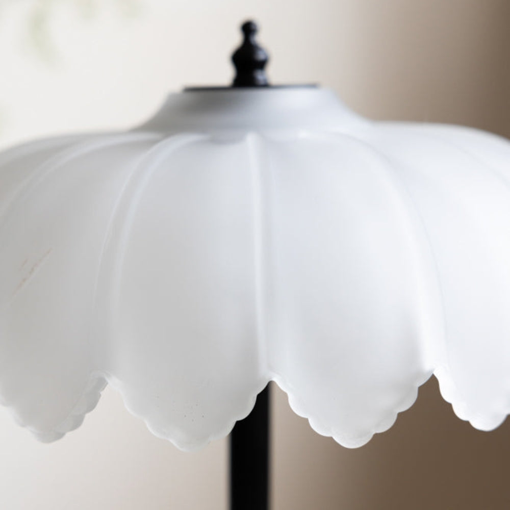 Lampe de Table Élégante Aridia – Base Métallique Élégante et Abat-Jour en Verre pour Espaces Contemporains