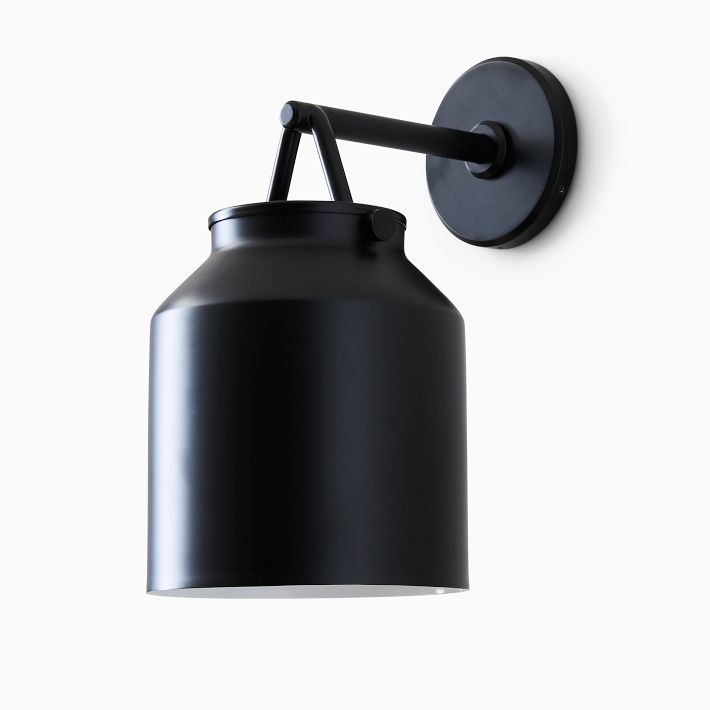 Aplique de pared minimalista para exterior Hanton: aplique industrial de metal mate para espacios modernos