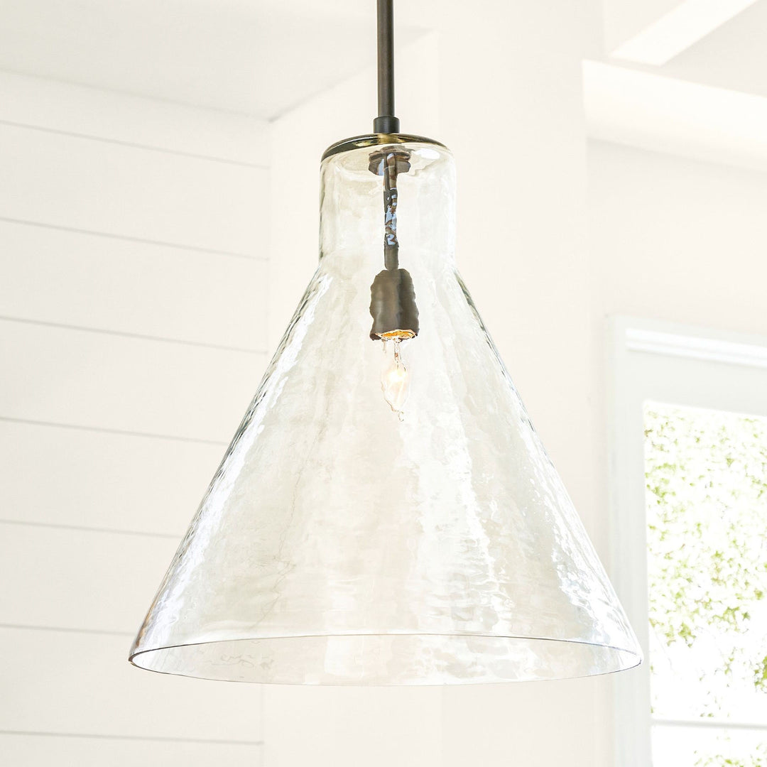 Colección de lámparas colgantes de cristal Glavira: vidrio reciclado para la cocina