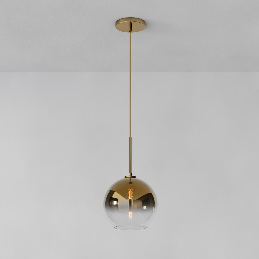 Lámpara colgante Selvion con forma de globo escultural: moderna lámpara colgante de cristal con un diseño elegante.