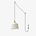 Bild in Gallery-Viewer laden, Woven Ceramic Brass Swag Pendant Light