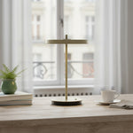 Charger l'image dans la visionneuse de galerie, Lampe de table en métal minimaliste moderne sculpturale Astris pour salon et bureau