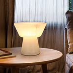 Bild in Gallery-Viewer laden, Beta Marmor Alabaster Tischlampe