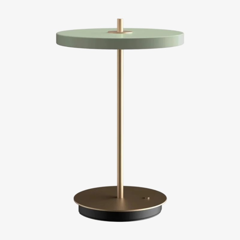Lampe de table en métal minimaliste moderne sculpturale Astris pour salon et bureau