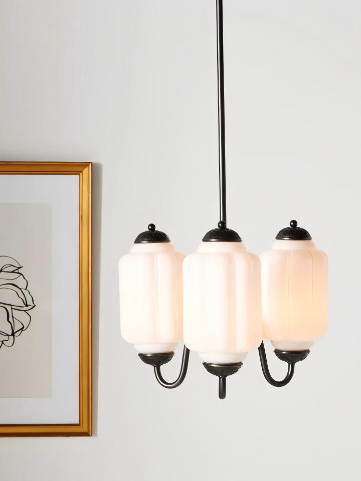 Eloise Kronleuchter – Milchglas-Kronleuchter in einem Vintage-Stil-Finish