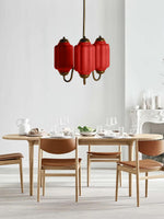 Bild in der Galerieansicht laden, Eloise Kronleuchter – Milchglas-Kronleuchter in einem Vintage-Stil-Finish
