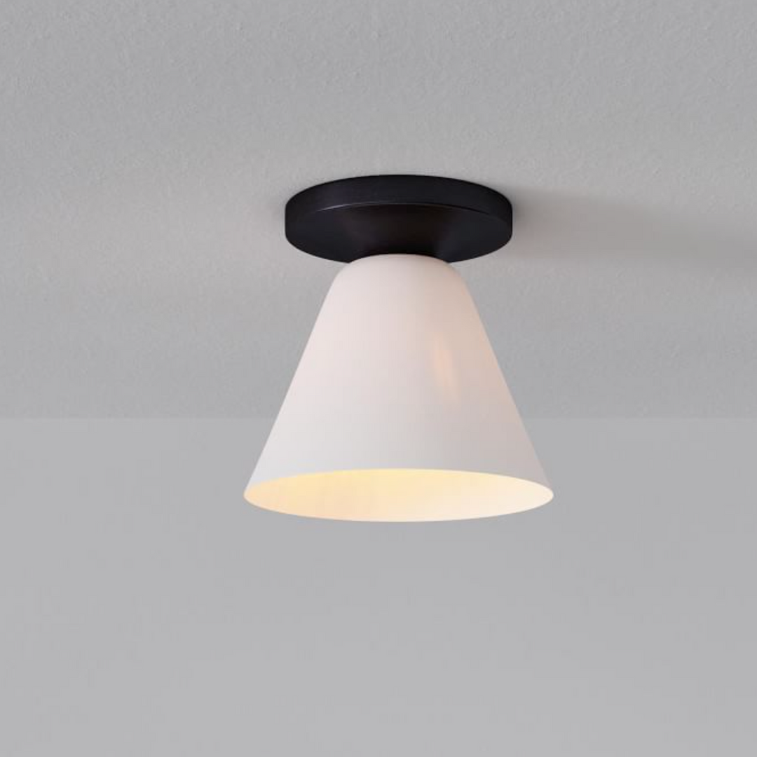 Lámpara de techo Conica Cone Flush Mount: lámpara de techo de cristal para espacios modernos