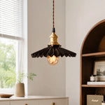 Cargar imagen en el visor de la Galería, Pleated Ceramic Pendant Light scene image