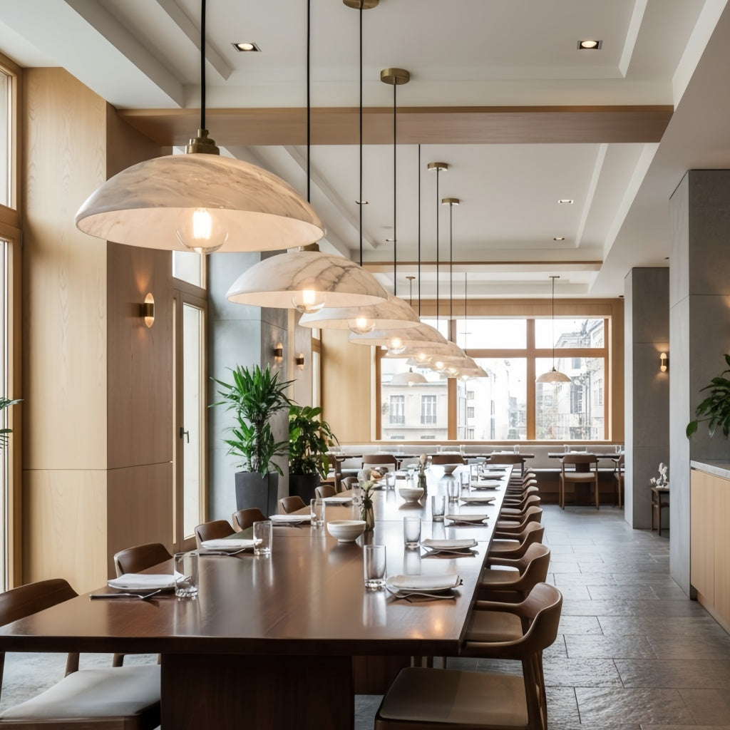 Suspension Dôme Élégante en Albâtre Alariv - Éclairage Moderne en Pierre pour Salle à Manger ou Salon