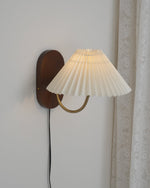 Cargar imagen en el visor de la Galería, Lámpara de pared enchufable Louise 
