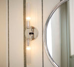 Cargar imagen en el visor de la Galería, Aplique de pared de tubo de vidrio Bravira - Iluminación clásica de tubo de latón acanalado
