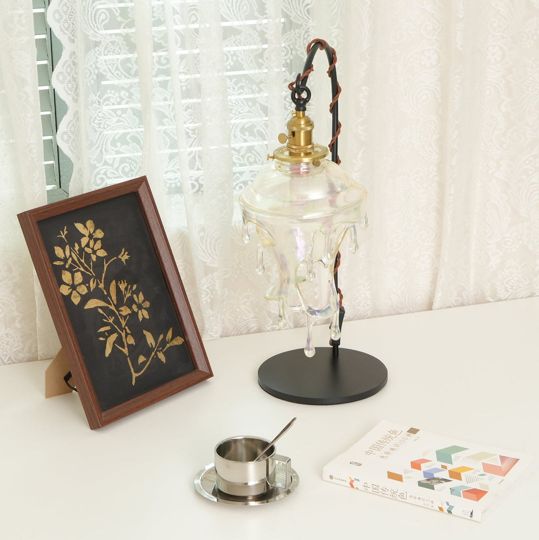 Lámpara de mesa con forma de gota de agua