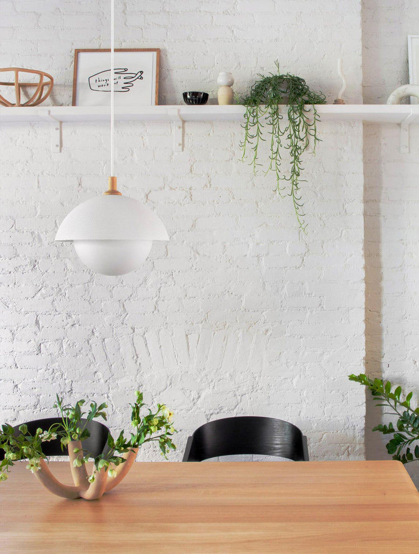 Lampe suspendue perforée en forme de dôme