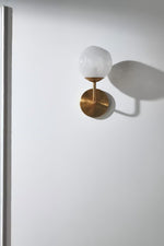 Cargar imagen en el visor de la Galería, Lámpara de pared Pawrior moderna con esfera de vidrio orgánico - Aplique de pared con diseño de nube nórdica
