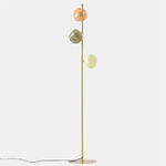 Charger l&#39;image dans la visionneuse de galerie, Lampadaire lumineux Coloria Orb Opal – Lampadaire minimaliste moderne en verre et métal pour salon
