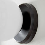 Cargar imagen en el visor de la Galería, Aplique Brelia de una luz: aplique minimalista para una decoración moderna
