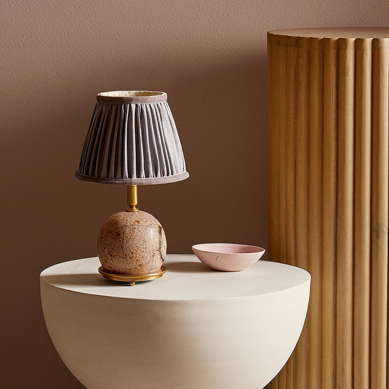 Lampe de table sculpturale moderne – Lumière décorative minimaliste pour chambre et salon