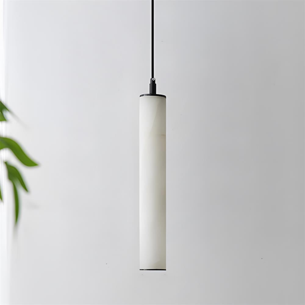 Lampe suspendue tube en albâtre Calder