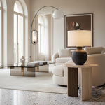 Bild in Gallery-Viewer laden, Ceruna strukturierte Keramikbasis mit Stoffschirm Tischlampe - moderne Nachttischbeleuchtung für das Schlafzimmer